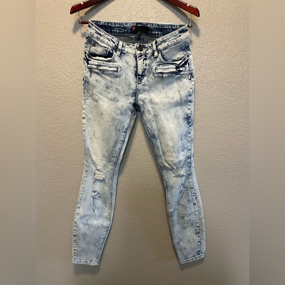 2B SENERA Jeans, ladies size 29, ankle cut.